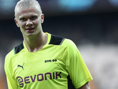 欧联3-4：42岁范佩西率荷甲第2遭罗甲第9绝杀，95分钟丢球酿悲剧（欧联3-4：42岁范佩西率荷甲次席队补时95分钟失守，遭罗甲第9绝杀）