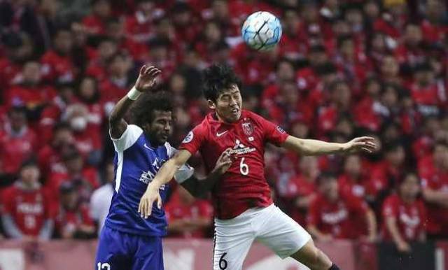 足球英超球迷怒喷转播商调整赛程（英超球迷怒批转播商调整赛程）