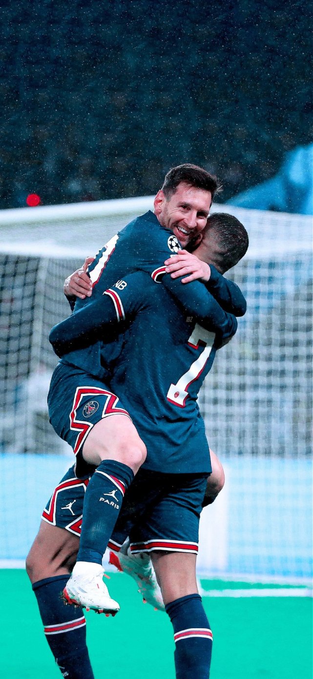 赞比亚新帅西乔内将迎执教首秀，此前因食物中毒被送医（赞比亚新任主帅西乔内即将迎来执教首秀，曾因食物中毒入院）