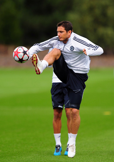 鲜明对比，节礼日曼联54胜纽卡47负均为历史最多（节礼日反差：曼联54胜、纽卡47负，均为历史最多）