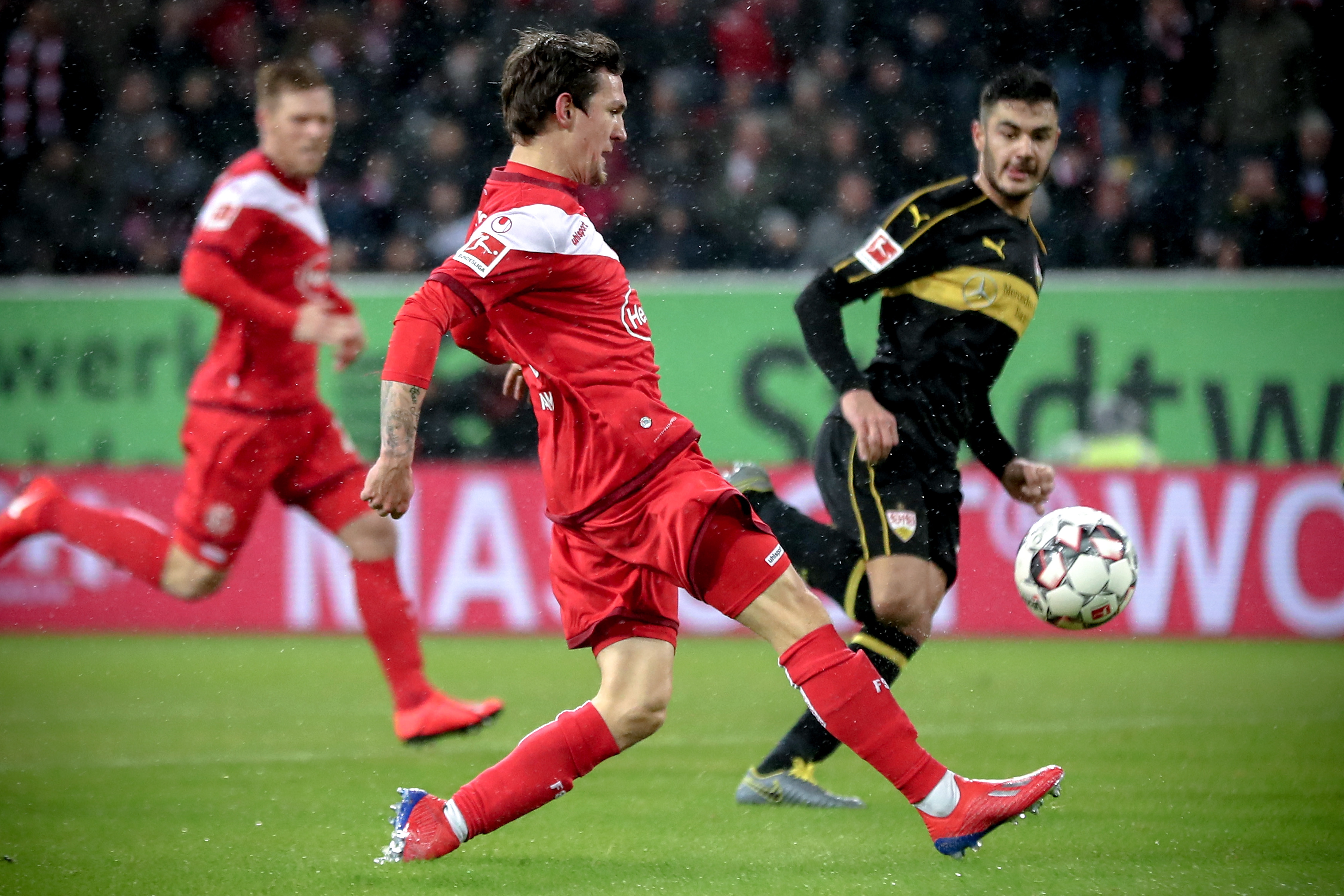 内马尔那些骚操作名场面瞬间，不愧是把任加足球发扬光大球星之一（内马尔花式操作名场面集锦，果然是将花式足球发扬光大的顶级球星之一）