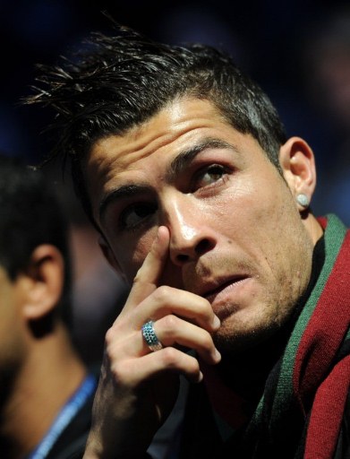 带队6战4胜重回积分榜榜首，穆斯卡特当选中超9／10月最佳教练（率队近6战4胜重返榜首，穆斯卡特荣膺中超9-10月最佳主帅）